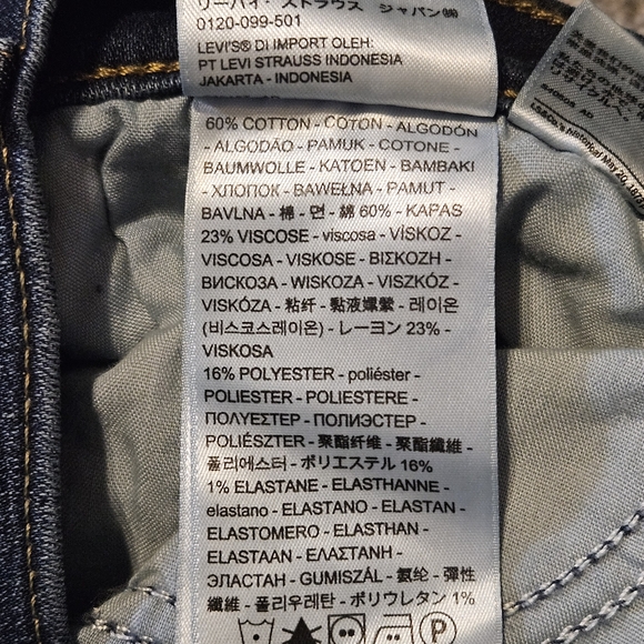 NEW Levi's Cropped Mid Rise Jeans - Picture 15 of 15